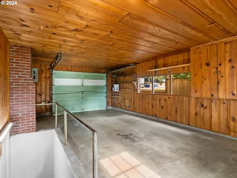 705 E Exeter Street Gladstone OR 97027