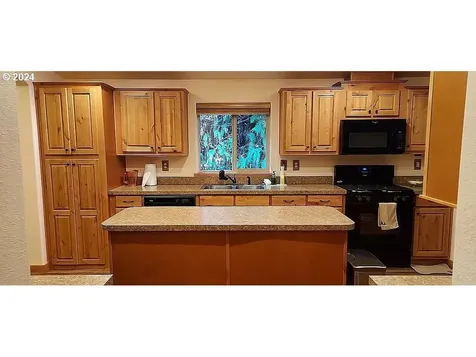 11882 E Mapleton Road Mapleton OR 97453