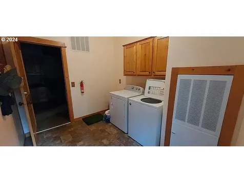 11882 E Mapleton Road Mapleton OR 97453