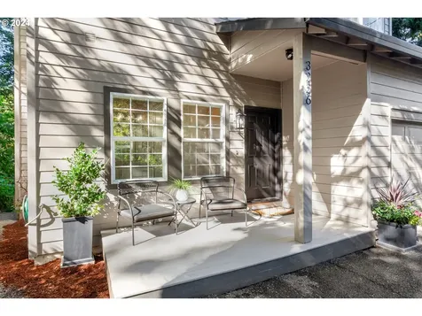 3226 SW Upper Drive Portland OR 97201