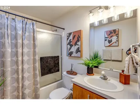 3226 SW Upper Drive Portland OR 97201