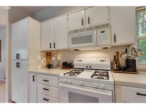 3226 SW Upper Drive Portland OR 97201
