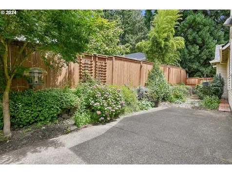 7414 SW 64th Place Portland OR 97219