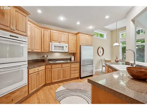 7414 SW 64th Place Portland OR 97219