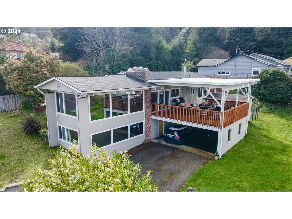 612 11th Court Coos Bay OR 97420