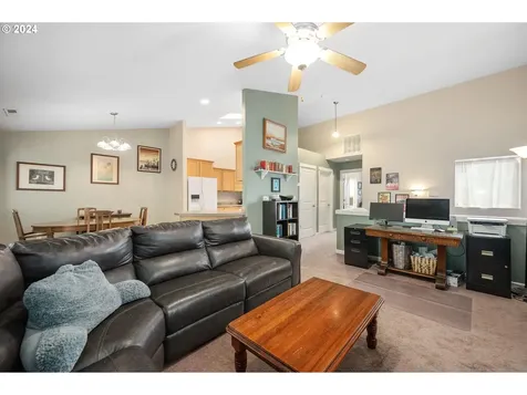 667 NW Cypress Street Mcminnville OR 97128