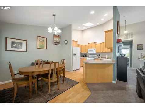 667 NW Cypress Street Mcminnville OR 97128