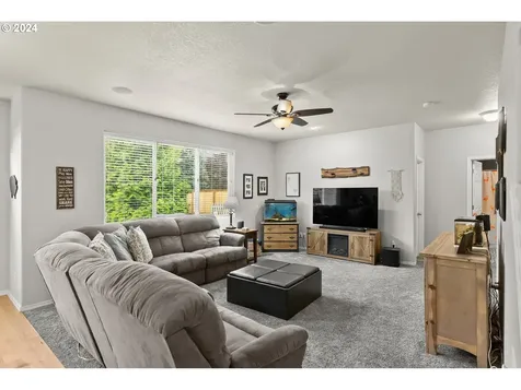 3708 E Grand Oak Drive Newberg OR 97132