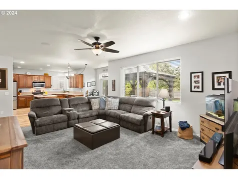 3708 E Grand Oak Drive Newberg OR 97132