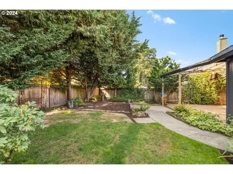 2061 Se 61st Drive Hillsboro OR 97123