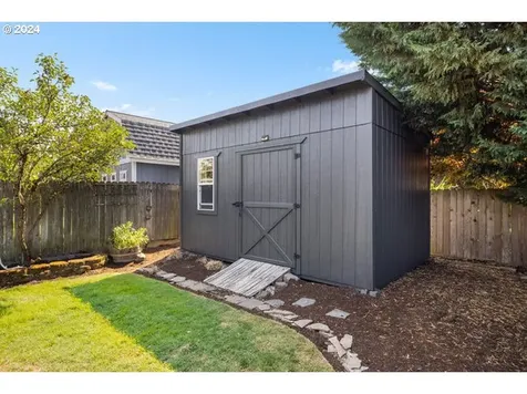 2061 Se 61st Drive Hillsboro OR 97123