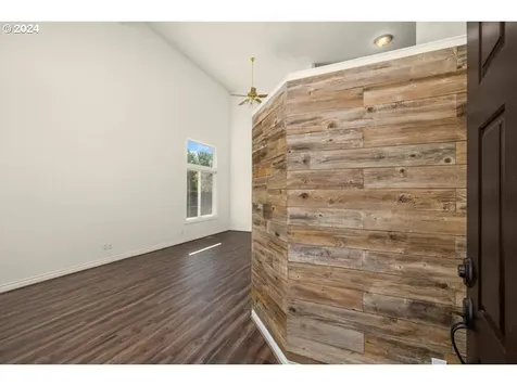 2061 Se 61st Drive Hillsboro OR 97123