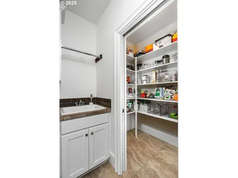 7819 SW Greenwood Drive Portland OR 97223