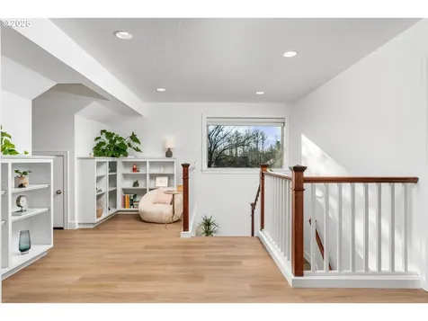 7819 SW Greenwood Drive Portland OR 97223