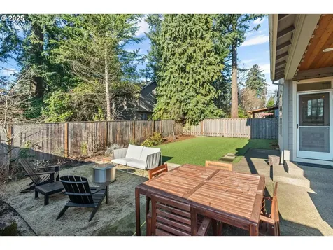 7819 SW Greenwood Drive Portland OR 97223