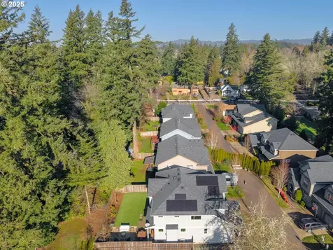 7819 SW Greenwood Drive Portland OR 97223