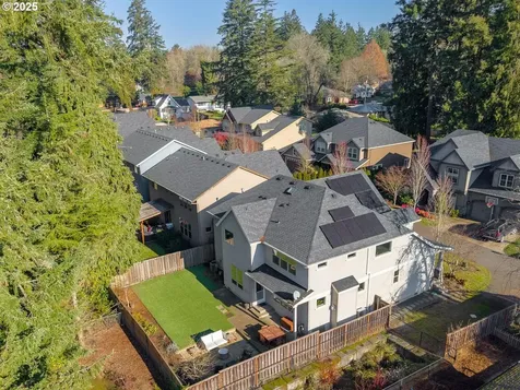 7819 SW Greenwood Drive Portland OR 97223