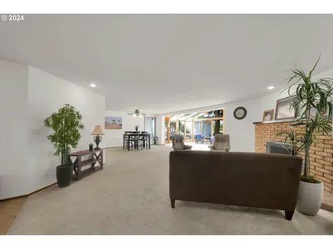 31710 Green Island Road Eugene OR 97408