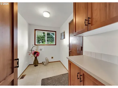 31710 Green Island Road Eugene OR 97408