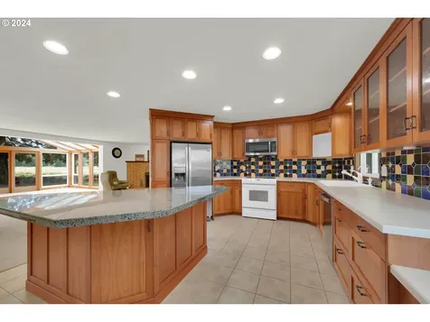 31710 Green Island Road Eugene OR 97408