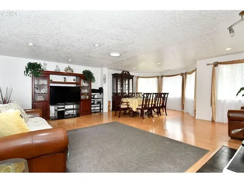 605 NW 116th Street Vancouver WA 98685
