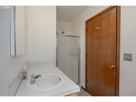 1022 N Myrtle Street Coquille OR 97423