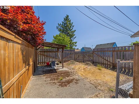 1022 N Myrtle Street Coquille OR 97423