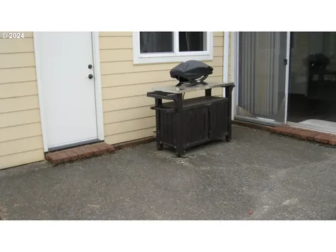 1022 N Myrtle Street Coquille OR 97423