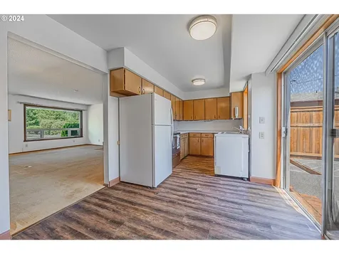 1022 N Myrtle Street Coquille OR 97423