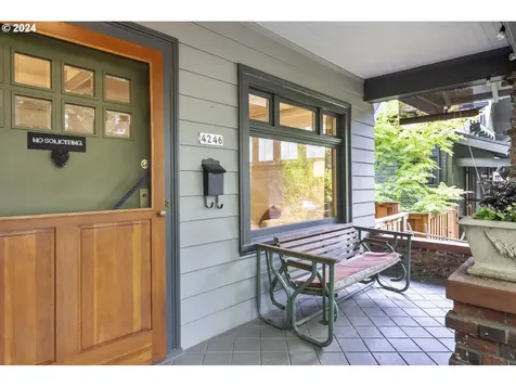 4246 Ne Flanders Street Portland OR 97213
