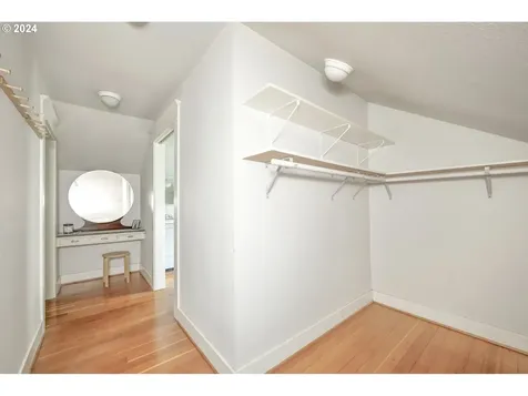 4246 Ne Flanders Street Portland OR 97213