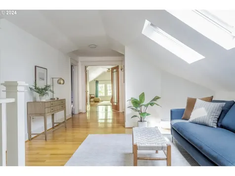 4246 Ne Flanders Street Portland OR 97213