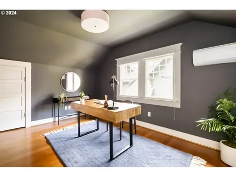 4246 Ne Flanders Street Portland OR 97213