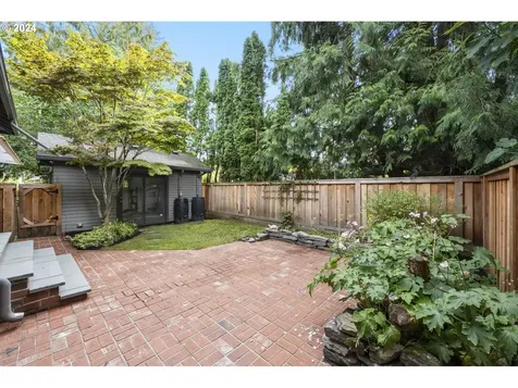 4246 Ne Flanders Street Portland OR 97213