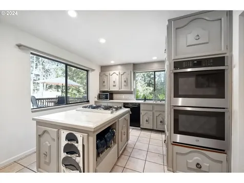 16961 SW Finnigan Hill Road Hillsboro OR 97123