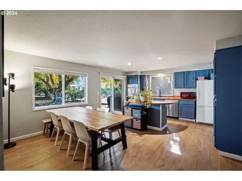 208 NE 140th Avenue Portland OR 97230