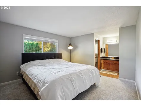 208 NE 140th Avenue Portland OR 97230