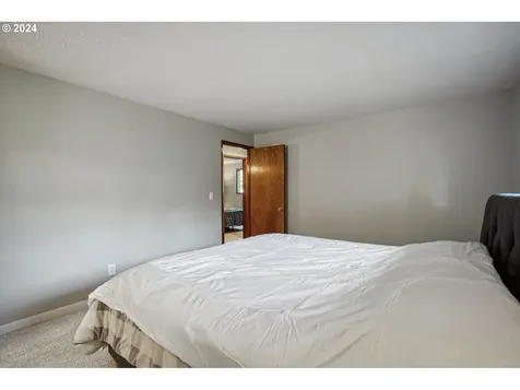 208 NE 140th Avenue Portland OR 97230