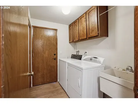208 NE 140th Avenue Portland OR 97230