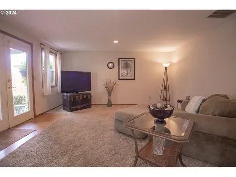 704 NE 159th Court Vancouver WA 98684