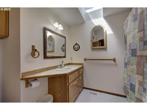 704 NE 159th Court Vancouver WA 98684