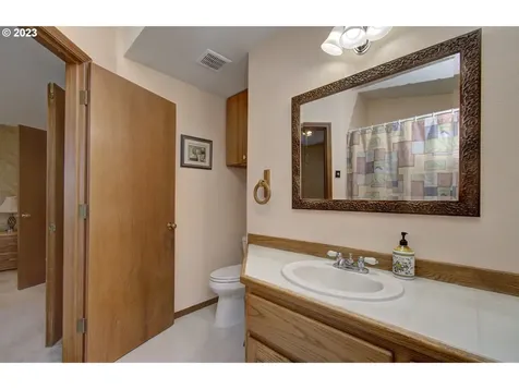 704 NE 159th Court Vancouver WA 98684