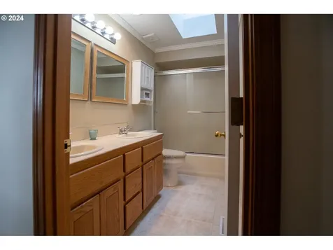 704 NE 159th Court Vancouver WA 98684