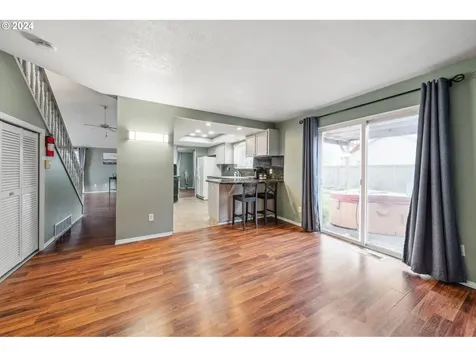 1930 SW Stella Way Troutdale OR 97060