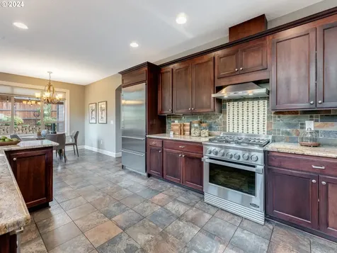 384 SW Mount Mazama Street Mcminnville OR 97128