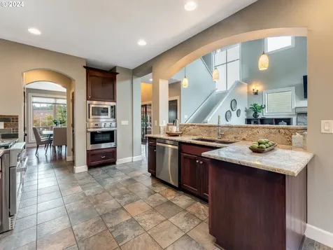 384 SW Mount Mazama Street Mcminnville OR 97128