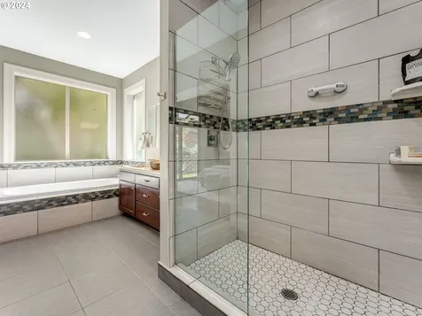 384 SW Mount Mazama Street Mcminnville OR 97128