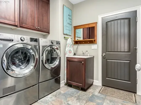 384 SW Mount Mazama Street Mcminnville OR 97128