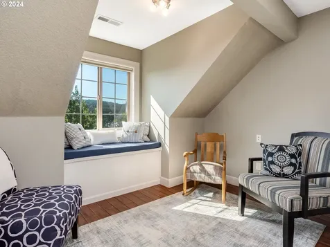 384 SW Mount Mazama Street Mcminnville OR 97128
