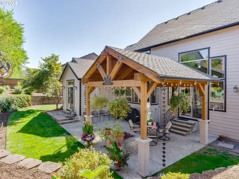 384 SW Mount Mazama Street Mcminnville OR 97128